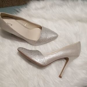 Apt. 9 Cream Colored Heels Size 8 1/2